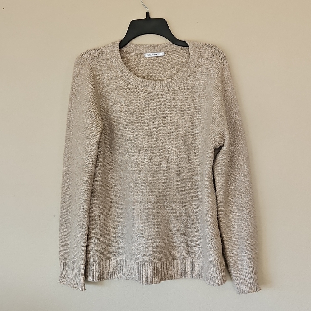 L Pink‎ Clover Women's Beige Sweater